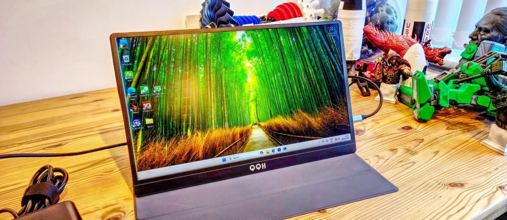 QQH Z12-4 Portable Monitor