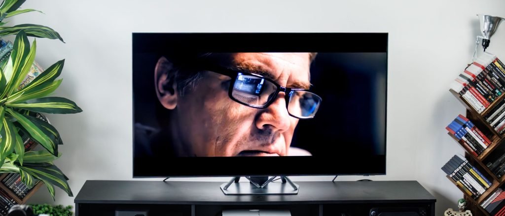 I just tested the Samsung QN90F and it's a great OLED alternative for bright rooms