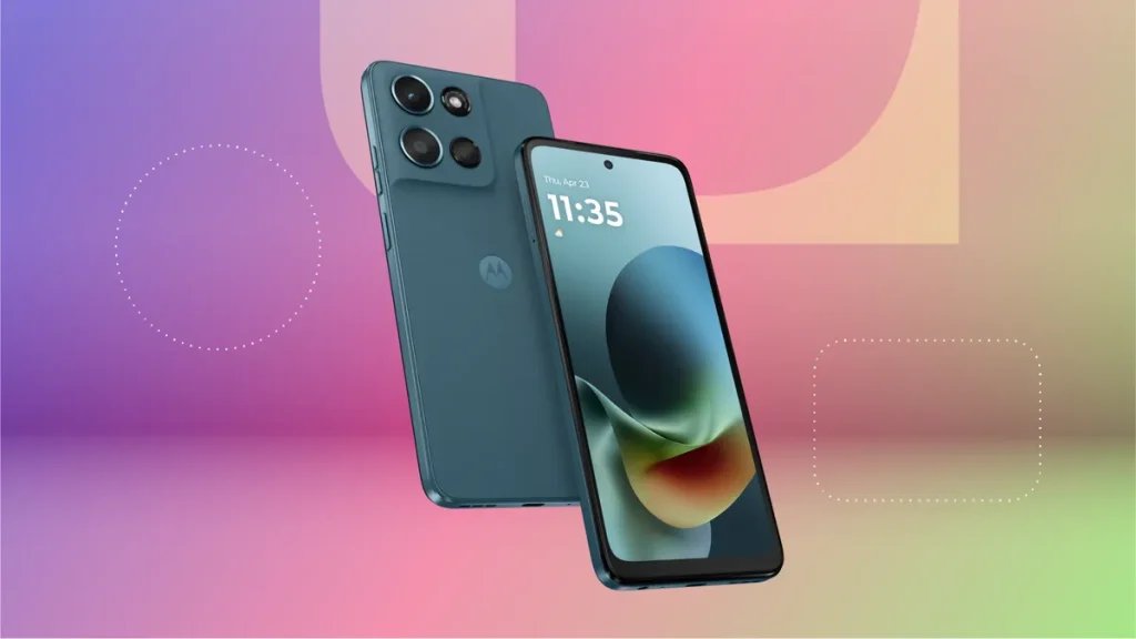 Moto G Play on CNET background.