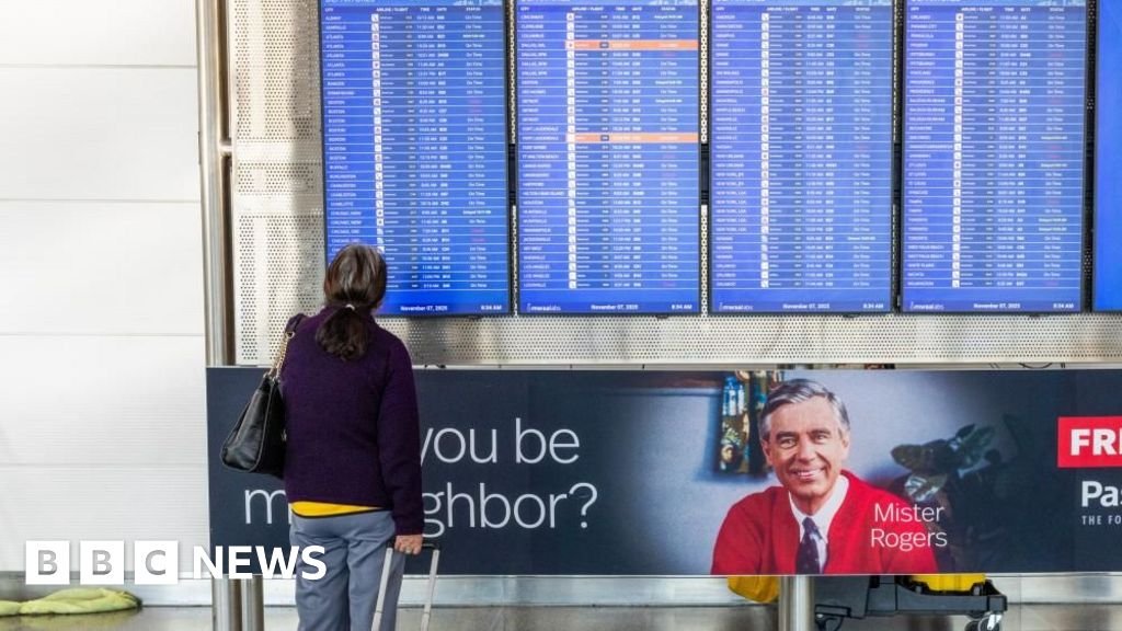 Shutdown could reduce US flights ‘to a trickle’, transport secretary warns Shutdown could reduce US flights 'to a trickle', transport secretary warns