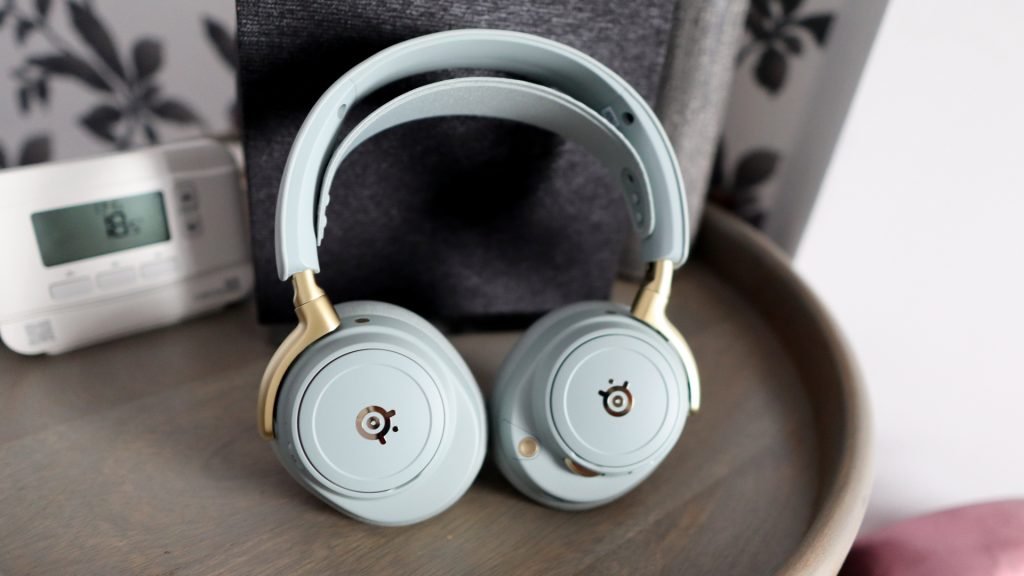 The SteelSeries Arctis Nova Elite is a sublime gaming headset