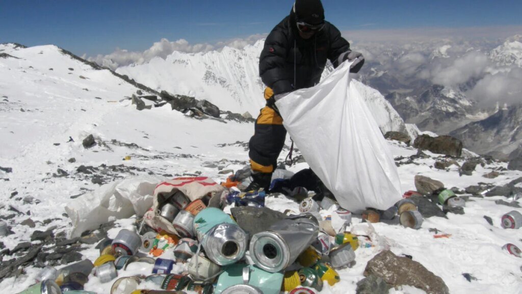 Nepal Is Throwing Out Its Decade-Old Scheme to Clean Mount Everest