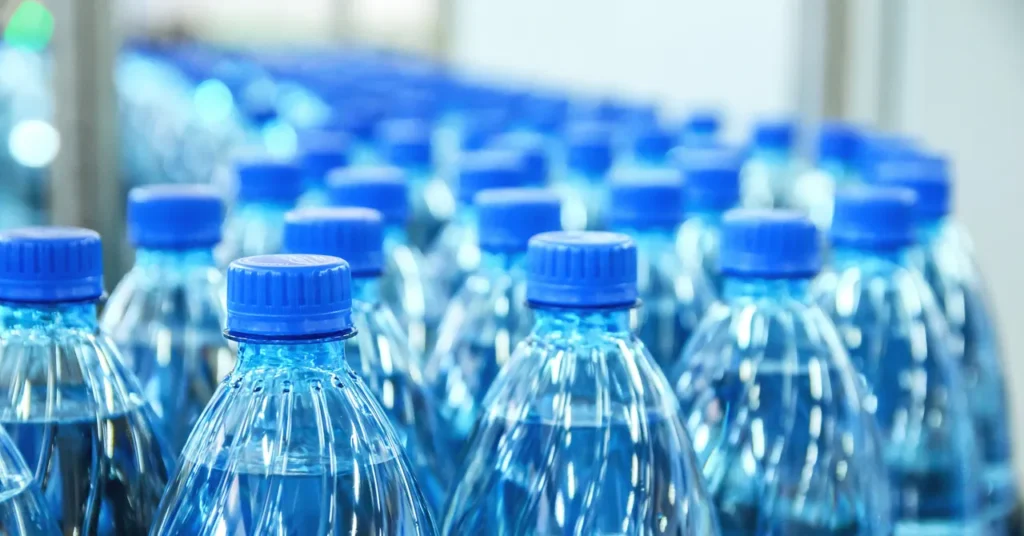 People Who Drink Bottled Water on a Daily Basis Ingest 90,000 More Microplastic Particles Each Year People Who Drink Bottled Water on a Daily Basis Ingest 90,000 More Microplastic Particles Each Year
