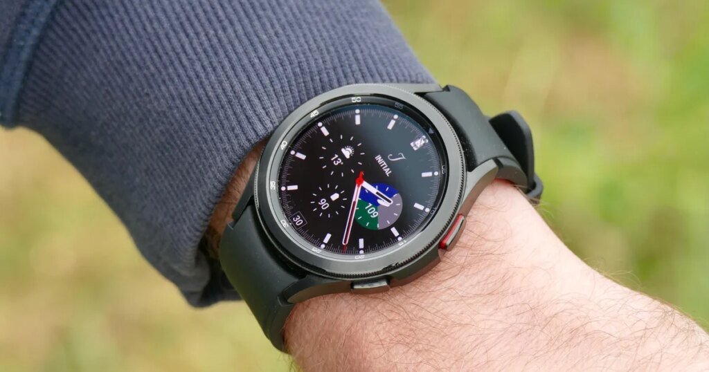 Samsung halts Galaxy Watch 4 update after users report battery drain and broken sensors