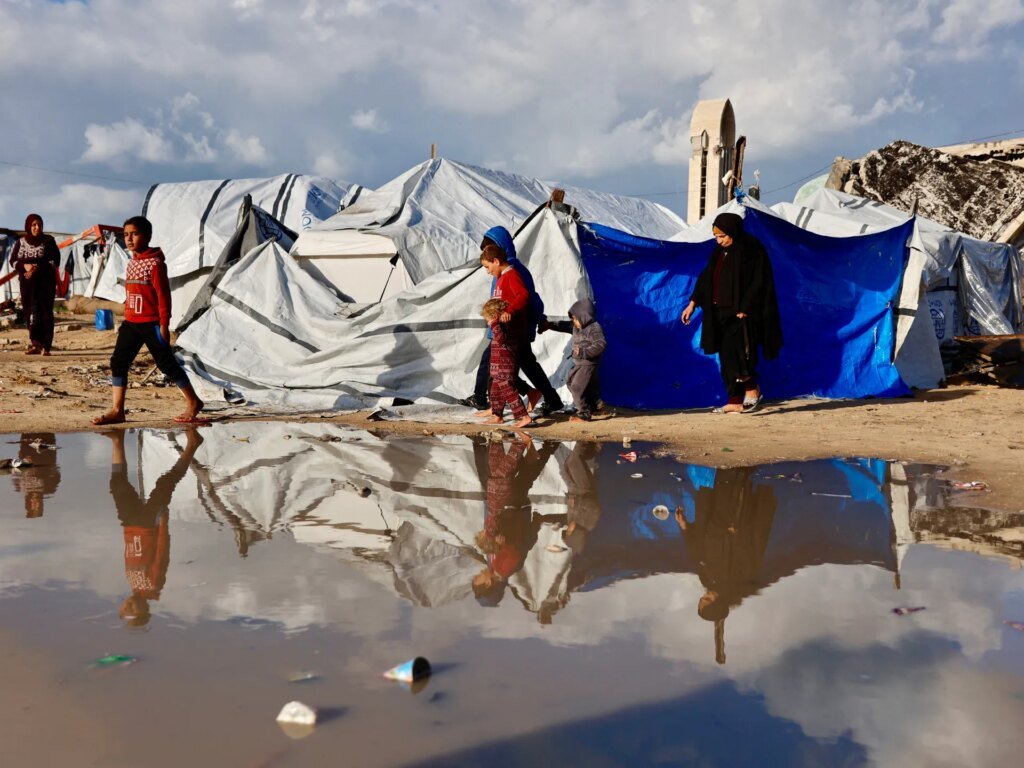 Tents flooded by heavy rains in Gaza amid calls for Israel to let in aid | Israel-Palestine conflict News