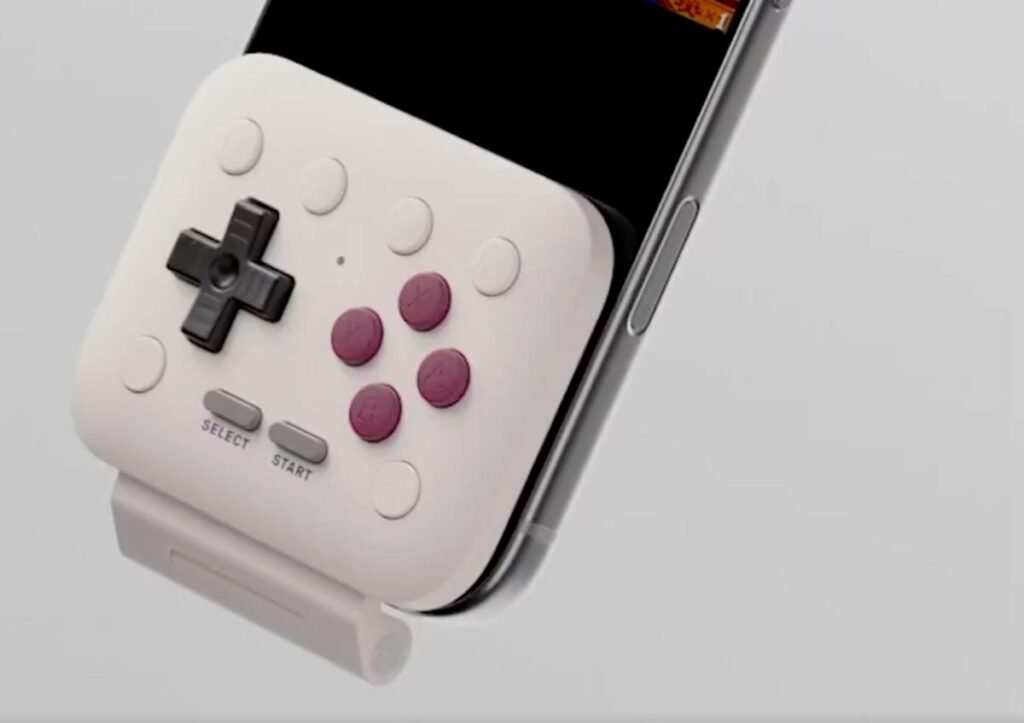 8BitDo is unveiling a new mobile gaming pad at CES