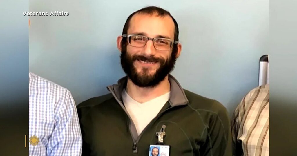 Alex Pretti's parents say administration's claims about their son are "sickening"