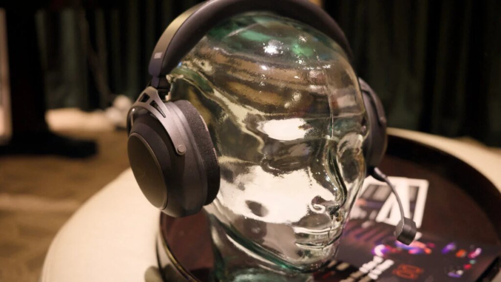 Can a Brain-Sensing Gaming Headset Finally Make Me a Pro Player?