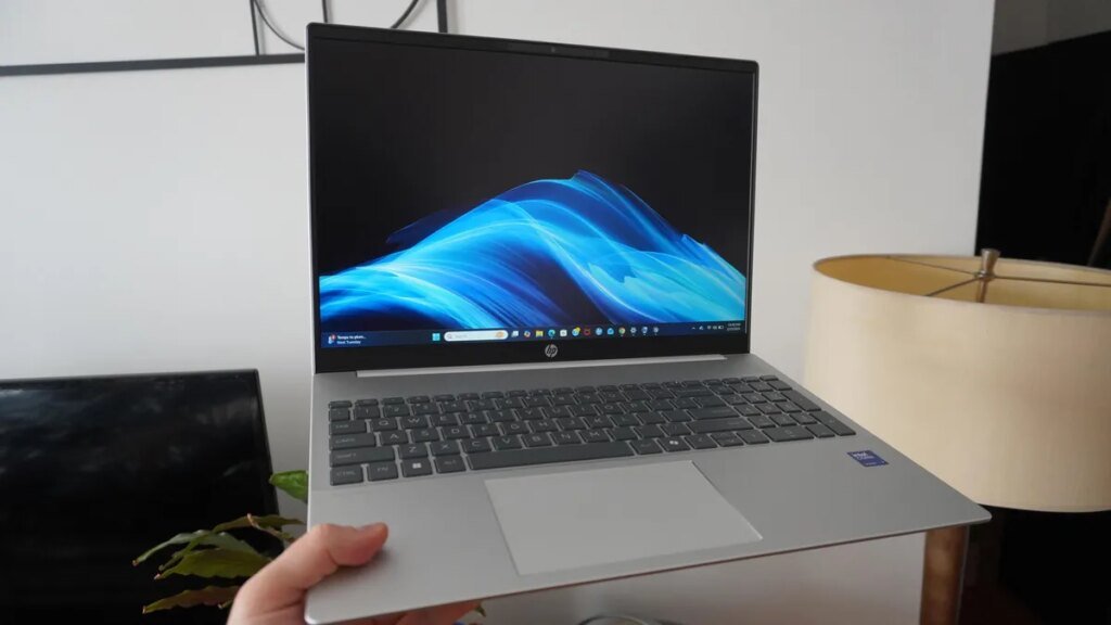 How does this $600 HP laptop have better battery life than some of the newest models?