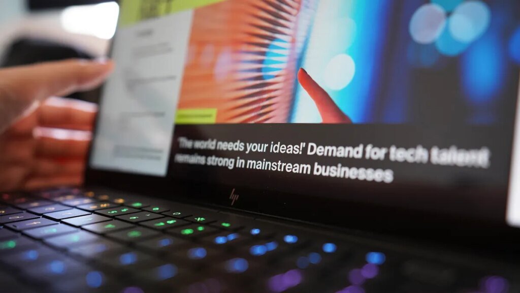 I've used nearly every browser available and these are my top 4 (spoiler: Chrome is out)