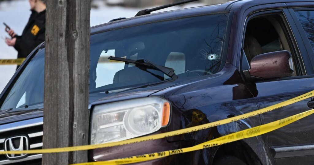 Minneapolis crews remove barrier around Renee Good memorial; leaders to urge Trump to allow BCA in investigation