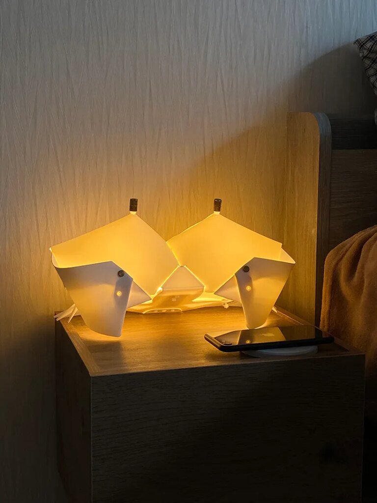 Origami-Inspired Crab Table Lamp By Metal Goat Combines Soft Light And Sculptural Design Origami-Inspired Crab Table Lamp By Metal Goat Combines Soft Light And Sculptural Design