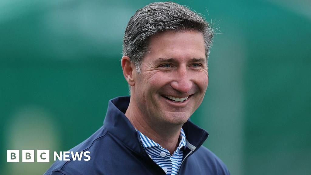 Starbucks scraps $250,000 cap on boss’s use of company jet Starbucks scraps $250,000 cap on boss's use of company jet