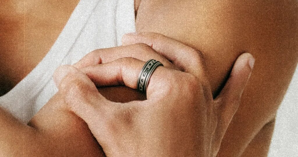 This smart ring targets your daily triggers if you get migraines This smart ring targets your daily triggers if you get migraines
