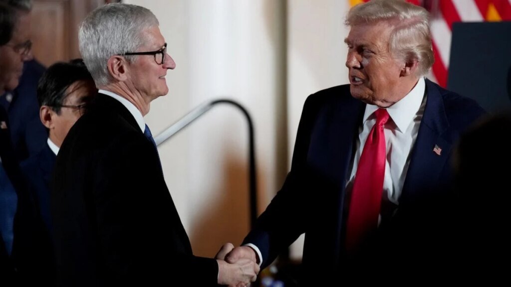 Tim Cook Attends White House Screening of ‘Melania’ Movie, Prompts Calls for Apple Boycott Tim Cook Attends White House Screening of 'Melania' Movie, Prompts Calls for Apple Boycott