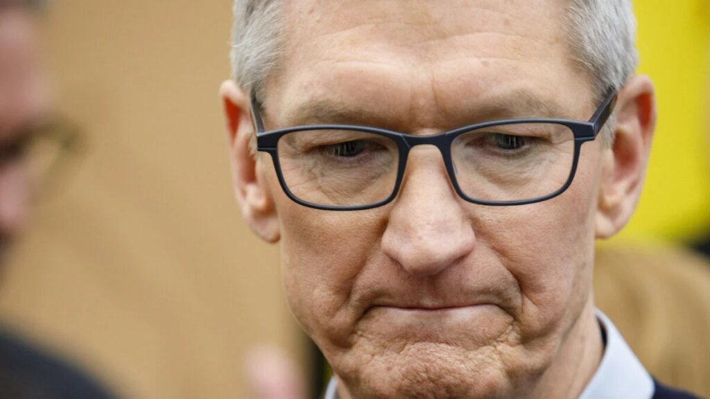 Tim Cook Wants ‘Deescalation’ in Minneapolis