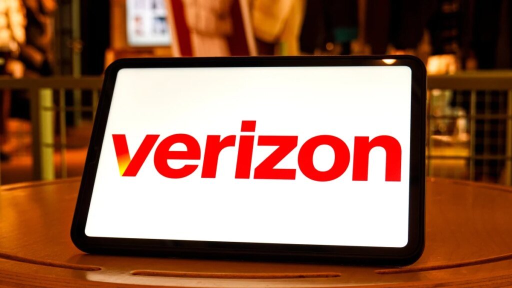 Verizon, AT&T, T-Mobile outages: What services are down