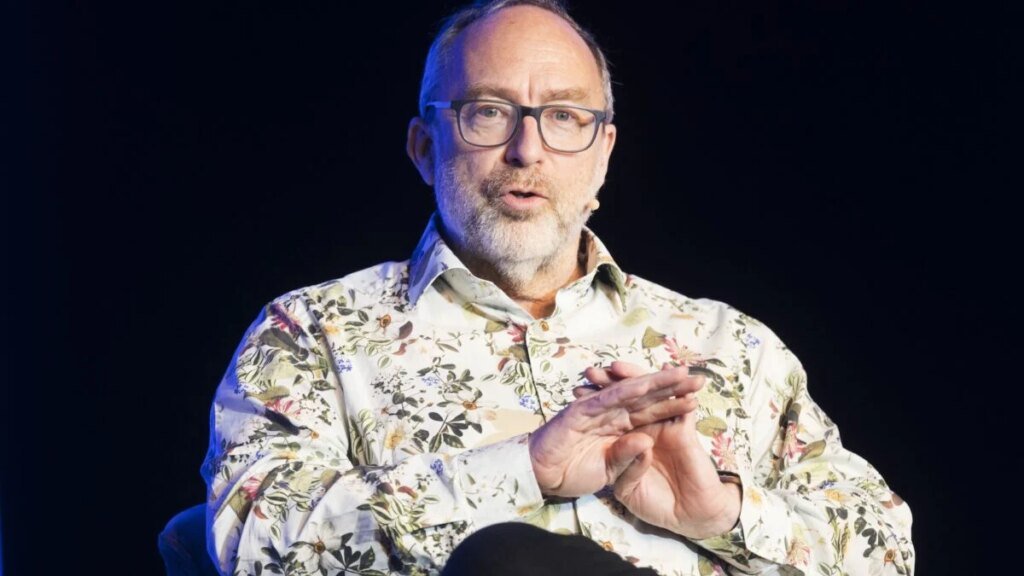 An Unbothered Jimmy Wales Calls Grokipedia a ‘Cartoon Imitation’ of Wikipedia An Unbothered Jimmy Wales Calls Grokipedia a 'Cartoon Imitation' of Wikipedia