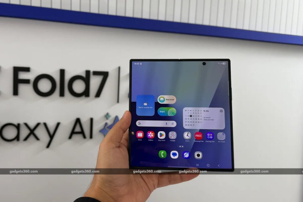 Apple Said to Lower iPhone Fold