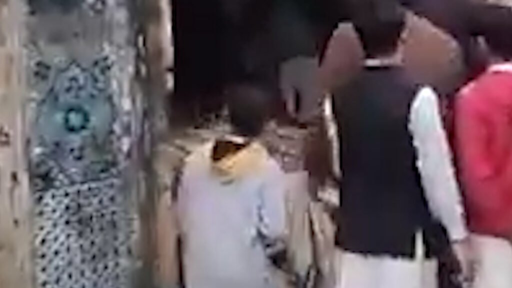 Dozens killed in suicide bomb attack at Pakistan mosque | Politics Dozens killed in suicide bomb attack at Pakistan mosque | Politics