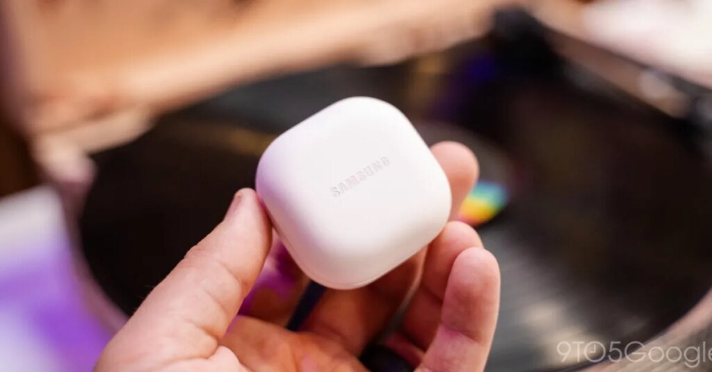 Galaxy Buds 4 goes back to old charging case is latest leak