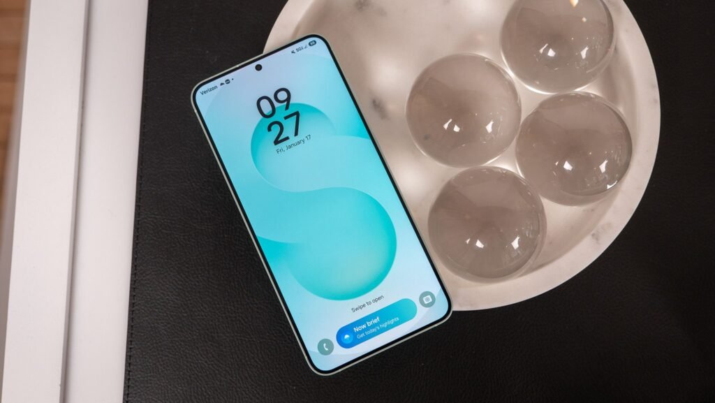 Galaxy Unpacked is almost here, but hey, here's the Galaxy S25's February security patch