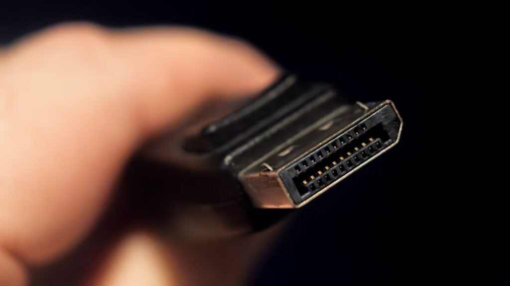 How to daisy-chain multiple monitors from a single cable How to daisy-chain multiple monitors from a single cable