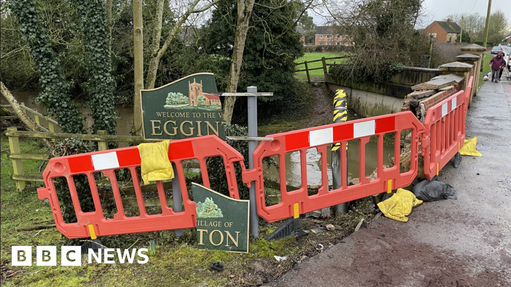 Man dies after entering flood water in Egginton in police chase Man dies after entering flood water in Egginton in police chase