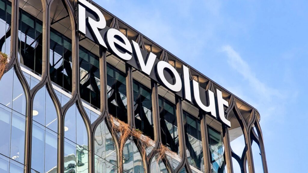 Revolut Ex-Employee Allegedly Tried to Extort a Customer for Crypto Ransom Revolut Ex-Employee Allegedly Tried to Extort a Customer for Crypto Ransom