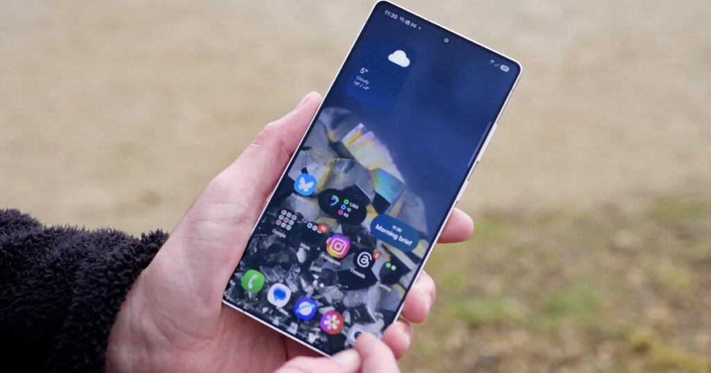 Samsung Galaxy S26 Ultra's cool privacy display is coming to more phones