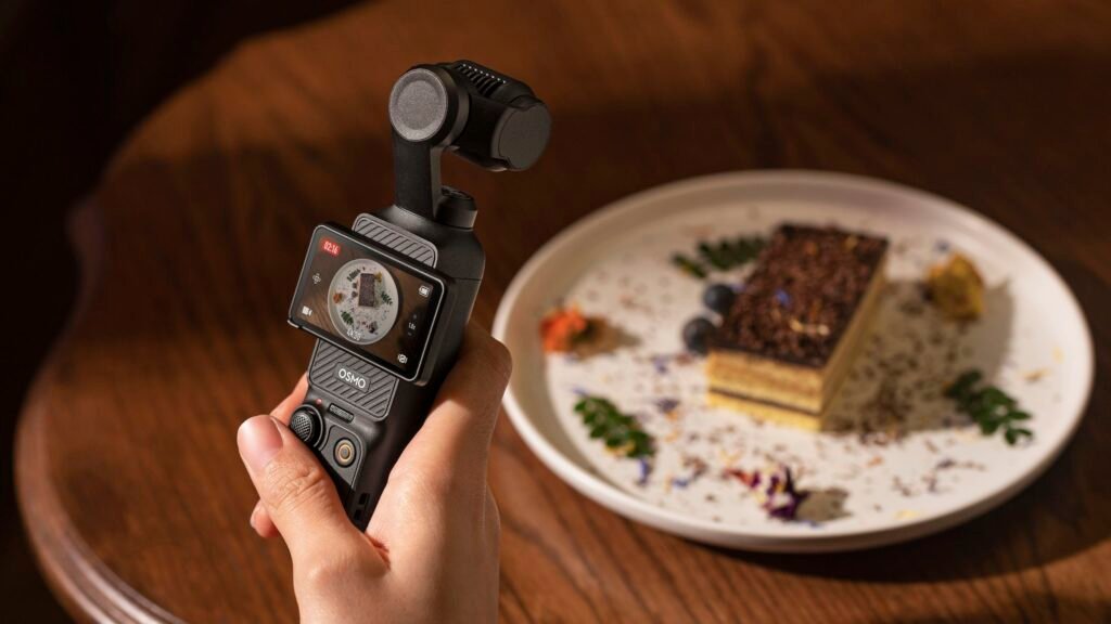 The DJI Pocket 3 finally has a new rival – meet the Insta360 Luna, the world’s first compact dual-lens vlogging camera The DJI Pocket 3 finally has a new rival – meet the Insta360 Luna, the world’s first compact dual-lens vlogging camera