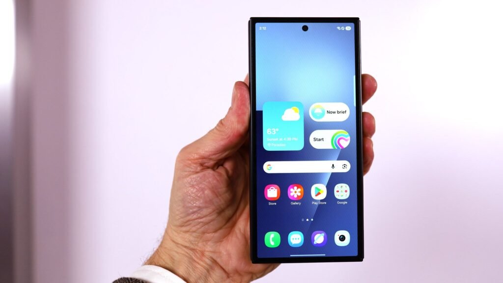 Samsung Galaxy Z Trifold hands on