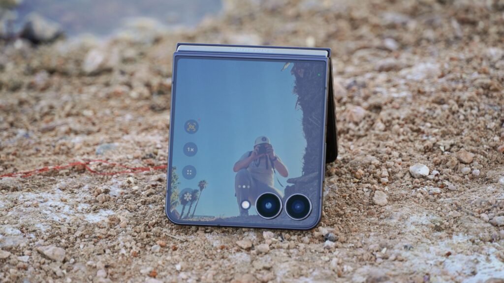 This hidden camera trick makes using an Android flip phone worth it