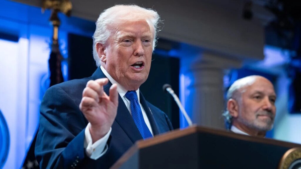 Trump Says He’ll Impose New 10% Global Tariff After SCOTUS Defeat Trump Says He'll Impose New 10% Global Tariff After SCOTUS Defeat