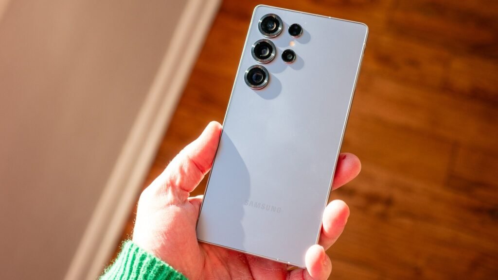 Yeah, we’ve got a One UI 8.5 Beta 6 rolling out on the Galaxy S25 series a day after the S26 Yeah, we've got a One UI 8.5 Beta 6 rolling out on the Galaxy S25 series a day after the S26