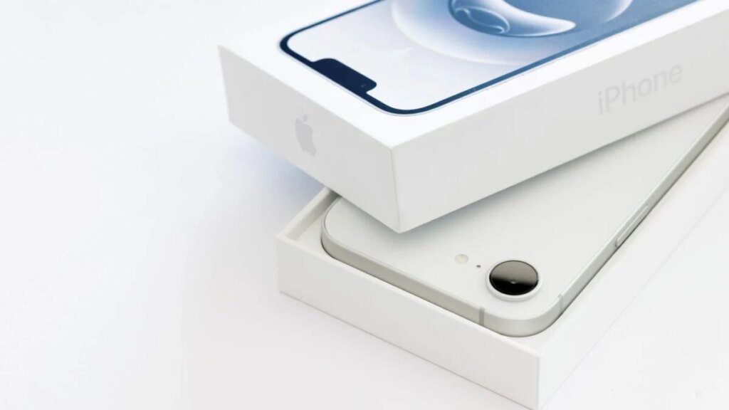 Apple Declares It’s Keeping Prices the Same Despite the RAM Apocalypse Apple Declares It's Keeping Prices the Same Despite the RAM Apocalypse