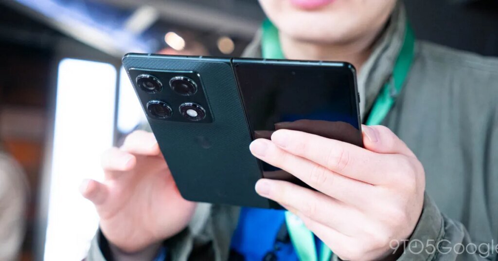 Gorilla Glass Ceramic 3 survives years of drops, starts on Razr Fold Gorilla Glass Ceramic 3 survives years of drops, starts on Razr Fold