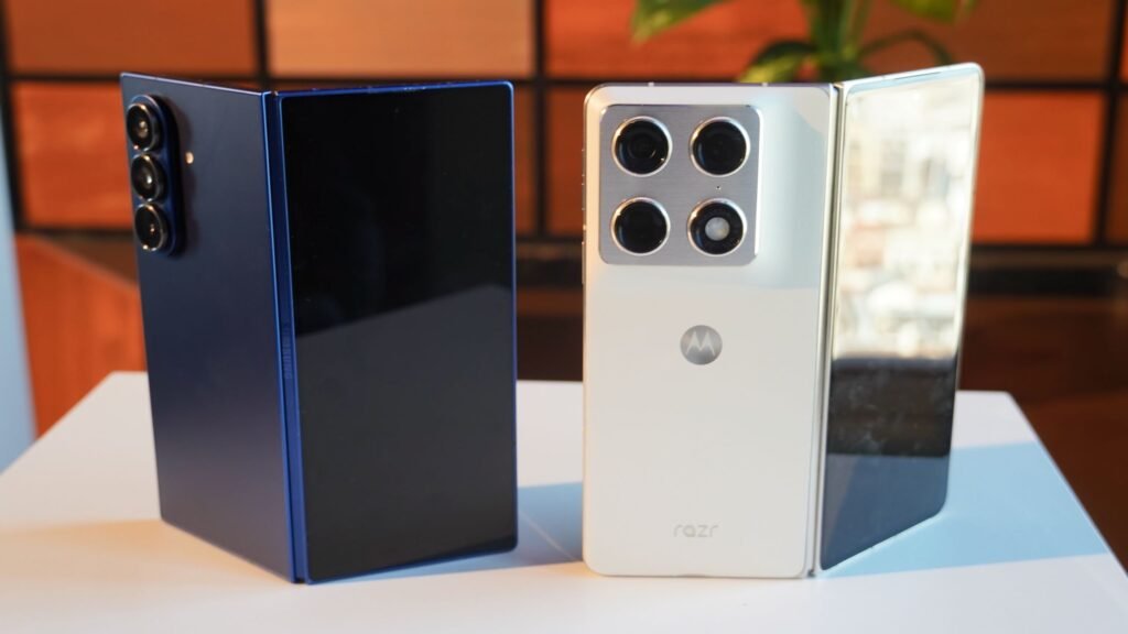 I went hands-on with the Razr Fold alongside the Galaxy Z Fold 7