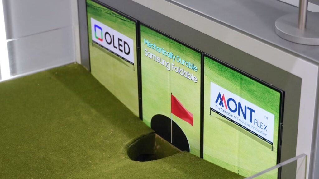 Samsung's foldable durability test launches golf balls at screens