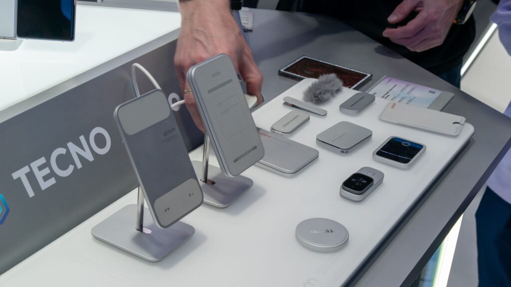 Tecno's Modular Phone concept actually looks really cool and takes me back to the fun Android days... While reminding me why modular phones never took off