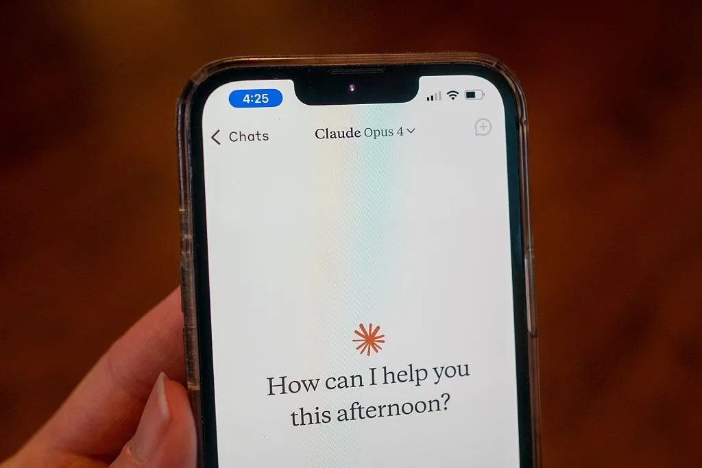 Users are ditching ChatGPT for Claude — here’s how to make the switch Users are ditching ChatGPT for Claude — here’s how to make the switch