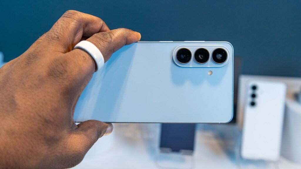 Verizon has extended the deal that gets you a FREE Galaxy S26 Plus, but you're running out of time