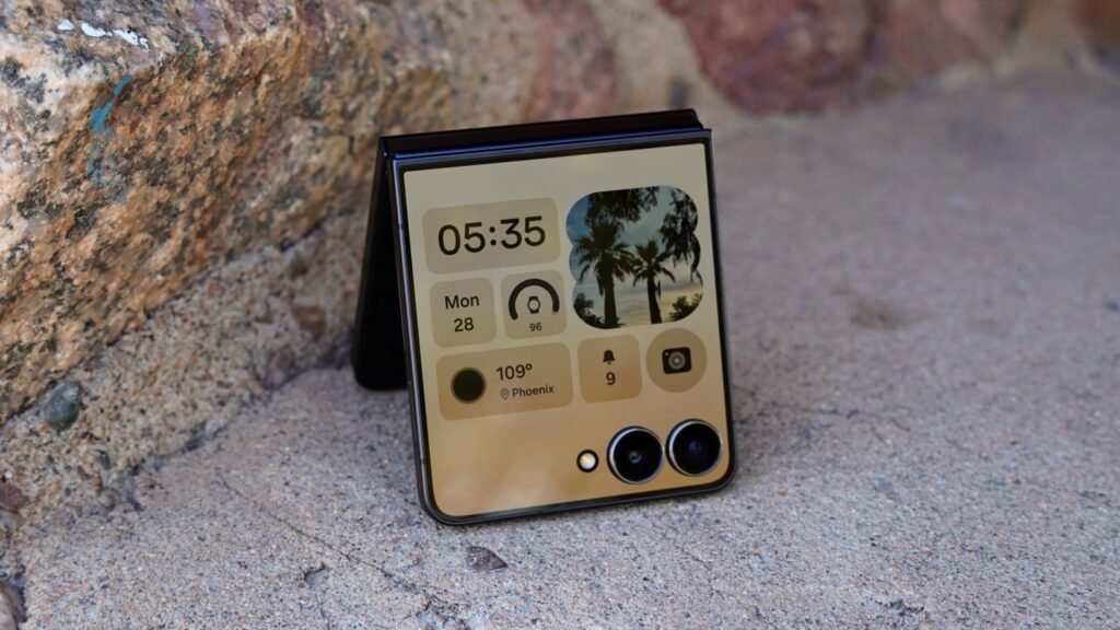 Your Galaxy Z Flip 8 might leave out a battery upgrade this year