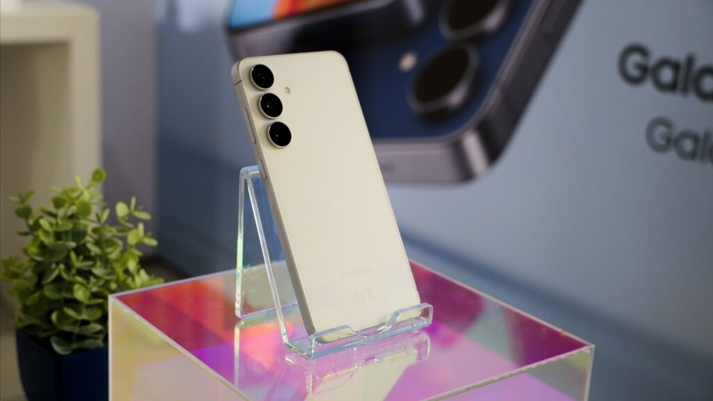 iPhone 17e vs. Samsung Galaxy S25 FE: Simplicity or versatility?