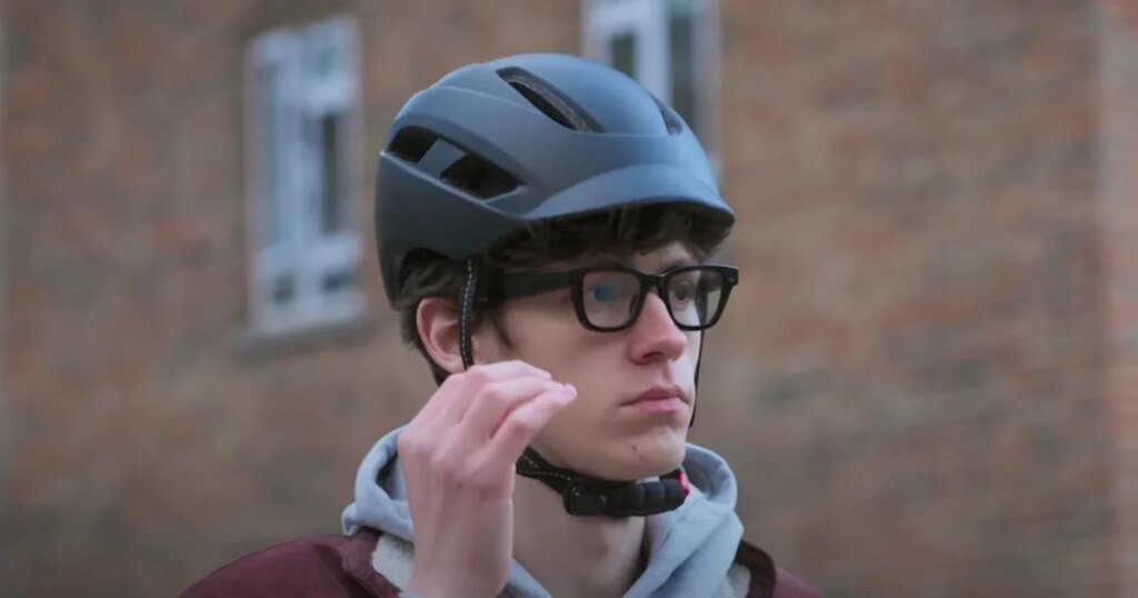 Google is making smart glasses with Gucci, and they’re landing next year