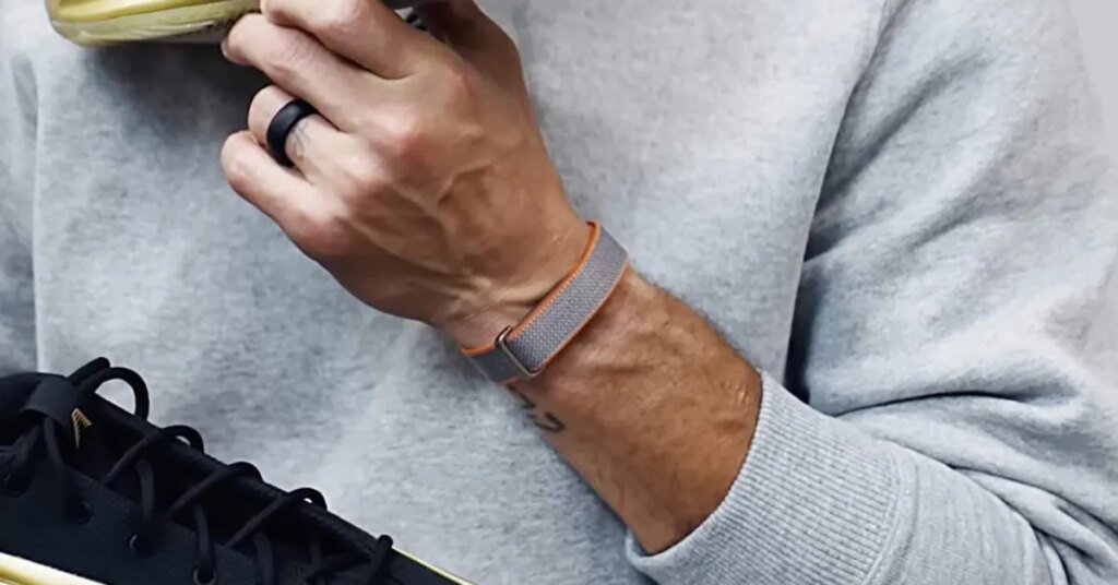 Google's Fitbit band continues hiding in plain sight [Gallery]
