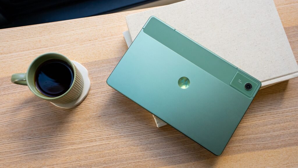 Motorola and T-Mobile are bringing a new 5G tablet to the US, and it looks like it’ll be easy on my wallet Motorola and T-Mobile are bringing a new 5G tablet to the US, and it looks like it'll be easy on my wallet