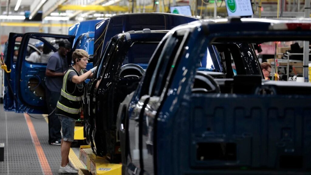 Pentagon Reportedly Asks Detroit to Use More Car Factories as Arms Factories