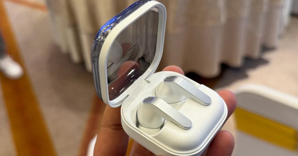 Samsung's next Galaxy earbuds could surprise with an earclip design