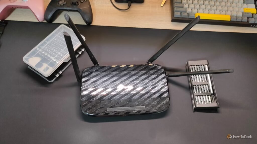 Stop pointing your router antennas straight up—the secret to positioning them for perfect Wi-Fi coverage